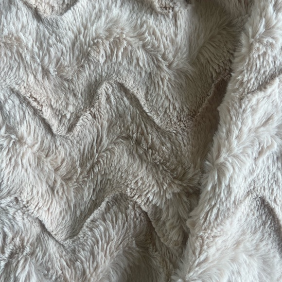 Urban Outfitters Eva Cozy Faux Fur Jacket in Cream/Blush (size S) - Picture 7 of 8